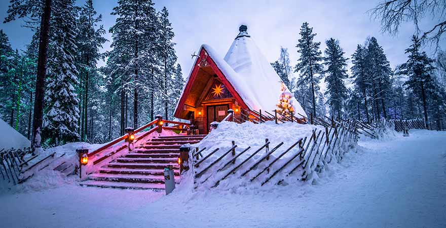 schneebedecktes Santa Claus Haus